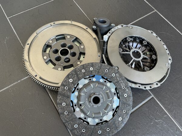 Kupplungssatz Kupplung Audi A4 1,9 TDI 85 KW LuK 623 3309 00