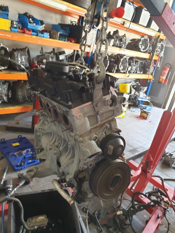 Motor CAAB VW T5 2,0 TDI  75 kW (102 PS) – Bild 2