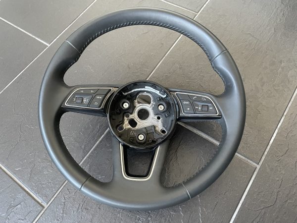 Audi A4 / Audi A5 8W Lenkrad   8W0 419 689,  8W0419091CL